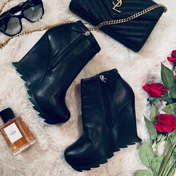 ♥️ THE SAW SOLE WEDGE ANKLE BOOTIE
CUTTING EDGE SHARPEST STYLE CAMILLA SKOVGAARD - Picture 13 of 17